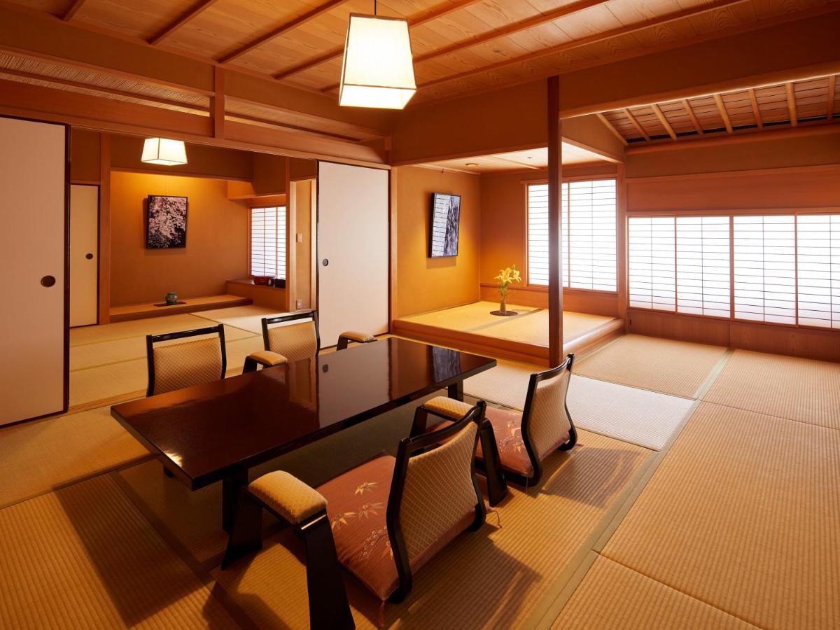 Yamatoya Honten Matsuyama  Buitenkant foto